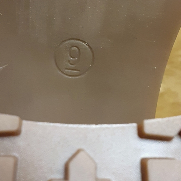 UNIVERSAL TREAD Faux Leather Lace Up High Chunky Heel Ankle Booties Size 9 Brown - Picture 10 of 10